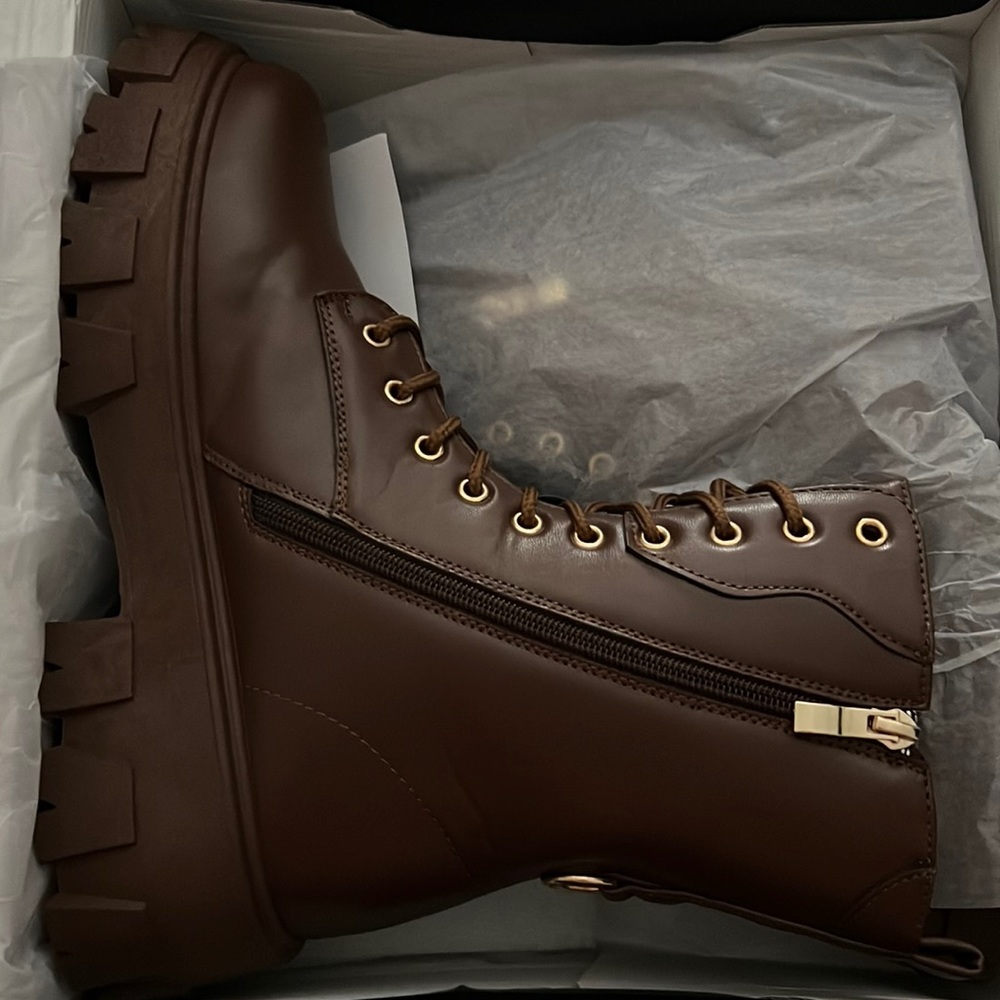 Fashion Nova boots